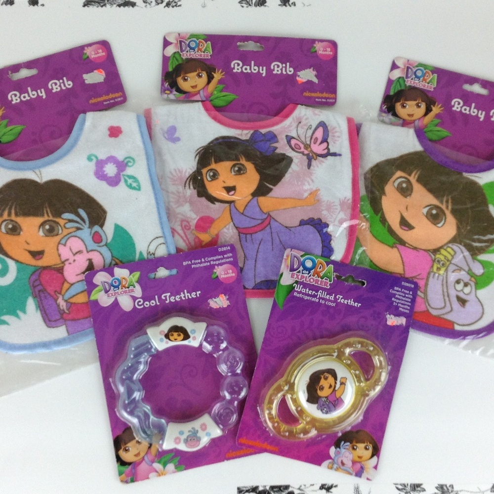🛍 Dora the Explorer 5pc Lot Bibs & Teethers
